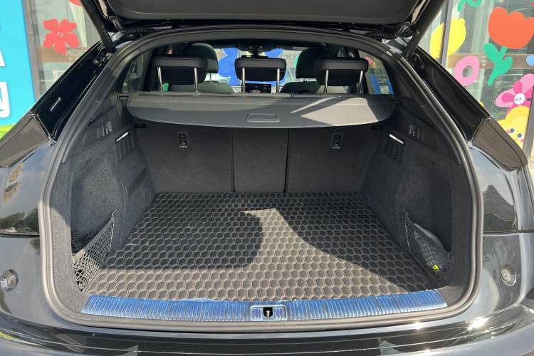 Used Audi Q5L 2024 40 TFSI Luxury Dynamic Edition Trunk