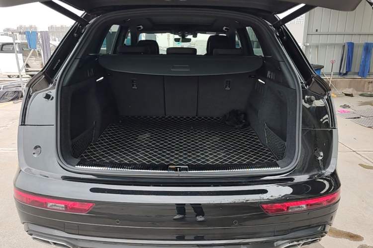 Used Audi Q5L 2024 45 TFSI Luxury Dynamic Model Trunk