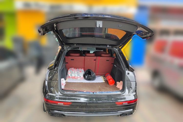 Used Audi Q5L 2024 40 TFSI Fashion Dynamic Model Trunk