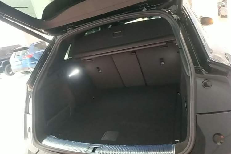 Used Audi Q5L 2024 40 TFSI Luxury Dynamic Edition Trunk