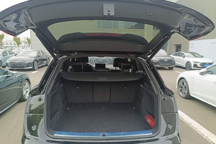 Used Audi Q5L 2024 40 TFSI Luxury Dynamic Edition Trunk