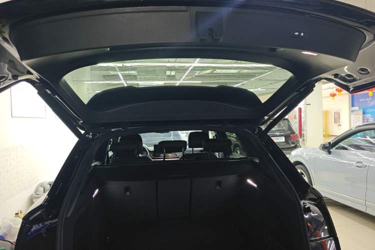 Used Audi Q5L 2024 40 TFSI Luxury Dynamic Edition Trunk