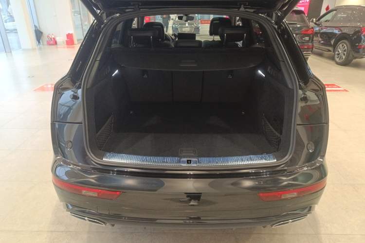 Used Audi Q5L 2024 40 TFSI Luxury Dynamic Edition Trunk