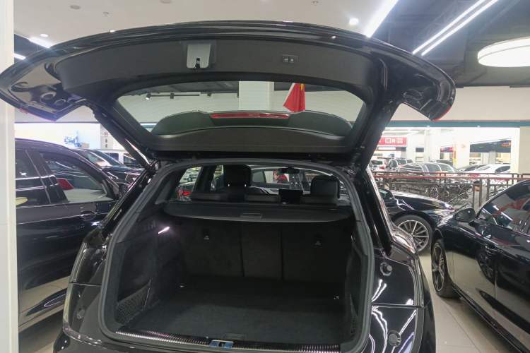 Used Audi Q5L 2024 40 TFSI Luxury Dynamic Edition Trunk