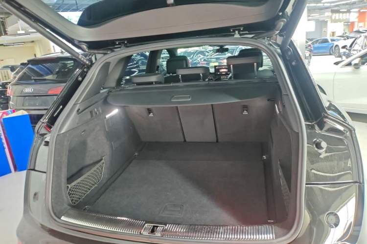 Used Audi Q5L 2024 40 TFSI Luxury Dynamic Edition Trunk