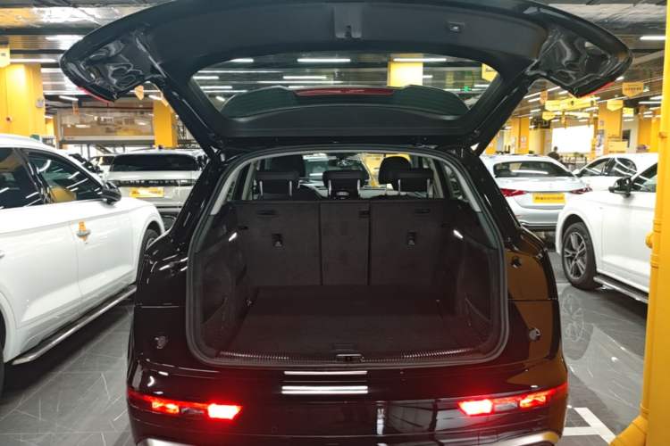 Used Audi Q5L 2024 40 TFSI Fashion Dynamic Model Trunk