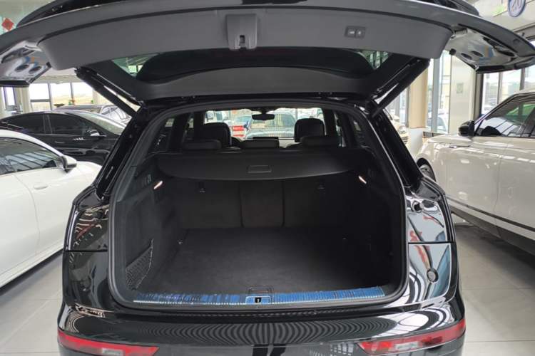 Used Audi Q5L 2024 45 TFSI Luxury Dynamic Model Trunk