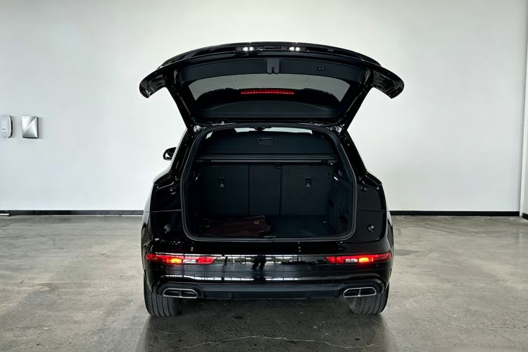 Used Audi Q5L 2024 40 TFSI Luxury Dynamic Edition Trunk