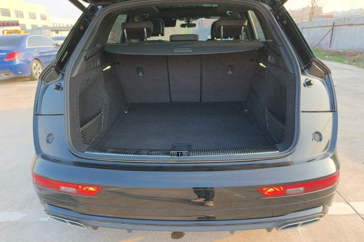 Used Audi Q5L 2024 40 TFSI Luxury Dynamic Edition Trunk