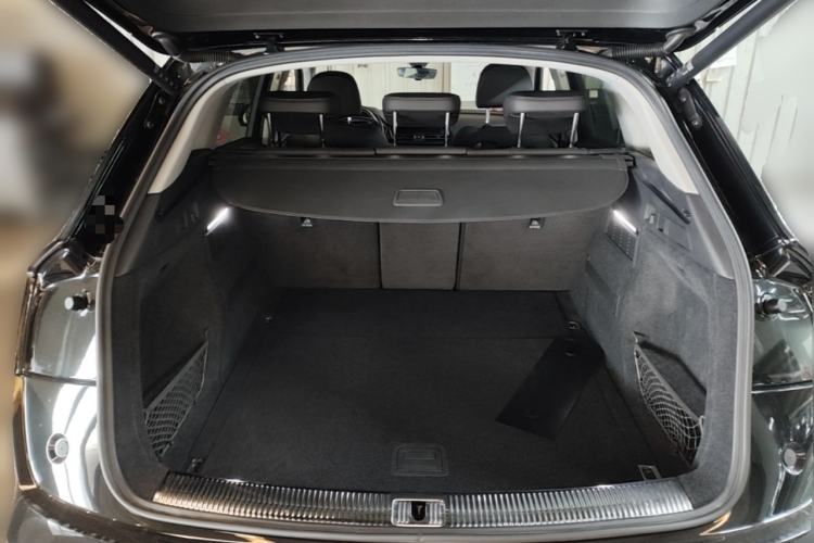 Used Audi Q5L 2024 40 TFSI Fashion Dynamic Model Trunk