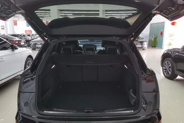 Used Audi Q5L 2024 40 TFSI Luxury Dynamic Edition Trunk