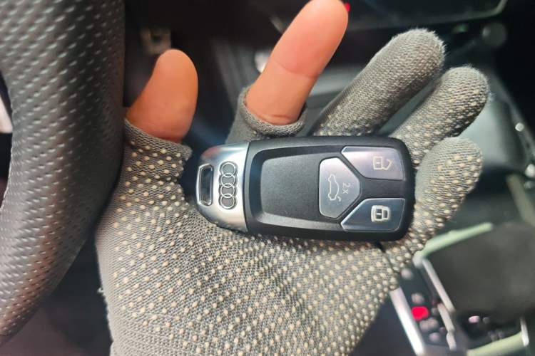 Used Audi Q5L 2024 45 TFSI Luxury Dynamic Model Vehicle Key