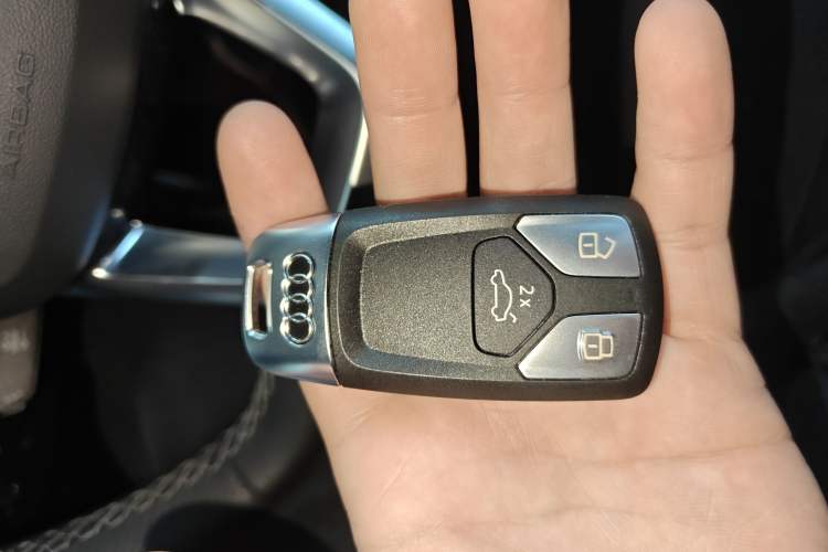 Used Audi Q5L 2024 45 TFSI Luxury Dynamic Model Vehicle Key