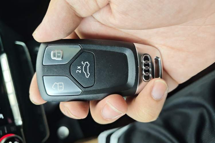 Used Audi Q5L 2024 40 TFSI Fashion Dynamic Model Vehicle Key