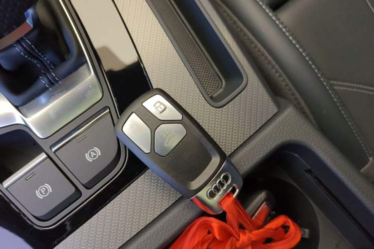 Used Audi Q5L 2024 40 TFSI Luxury Dynamic Edition Vehicle Key