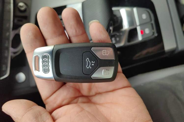 Used Audi Q5L 2024 45 TFSI Luxury Dynamic Model Vehicle Key