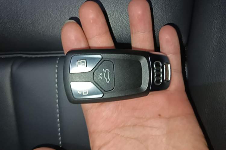 Used Audi Q5L 2024 45 TFSI Luxury Dynamic Model Vehicle Key