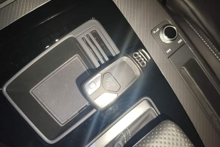 Used Audi Q5L 2024 45 TFSI Luxury Dynamic Model Vehicle Key