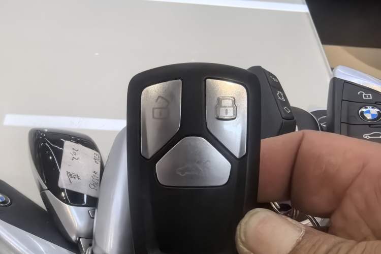 Used Audi Q5L 2024 40 TFSI Luxury Dynamic Edition Vehicle Key