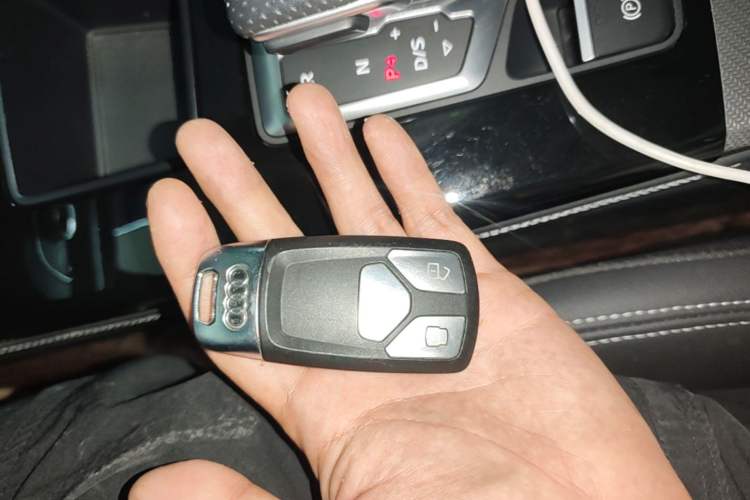 Used Audi Q5L 2024 40 TFSI Luxury Dynamic Edition Vehicle Key
