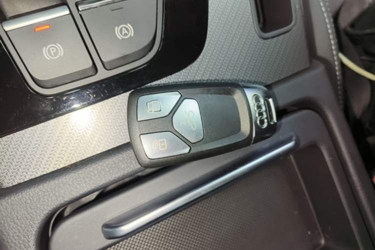 Used Audi Q5L 2024 40 TFSI Luxury Dynamic Edition Vehicle Key