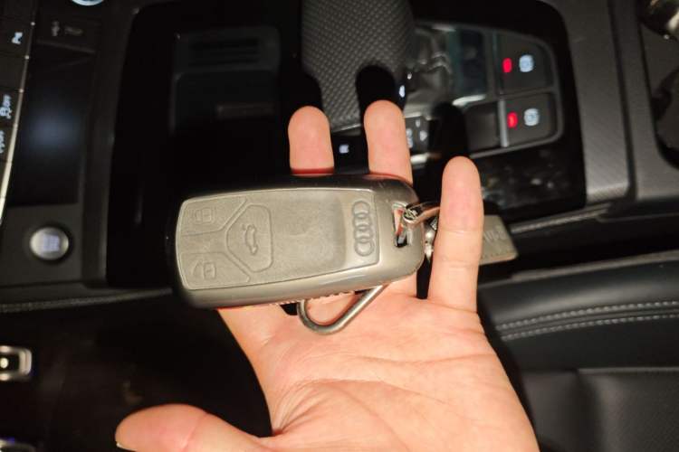 Used Audi Q5L 2024 40 TFSI Luxury Dynamic Edition Vehicle Key