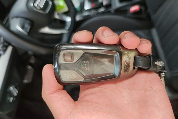 Used Audi Q5L 2024 40 TFSI Luxury Dynamic Edition Vehicle Key