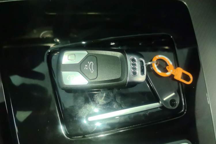 Used Audi Q5L 2024 40 TFSI Fashion Dynamic Model Vehicle Key