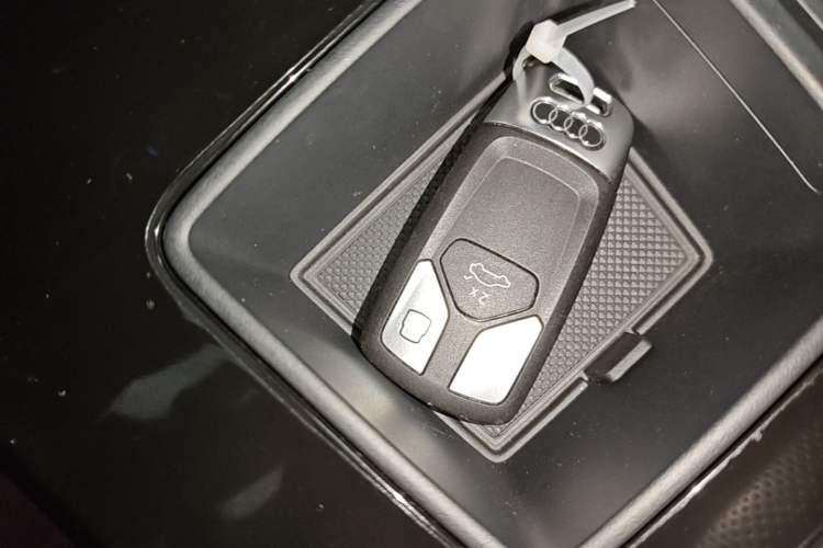 Used Audi Q5L 2024 40 TFSI Luxury Dynamic Edition Vehicle Key