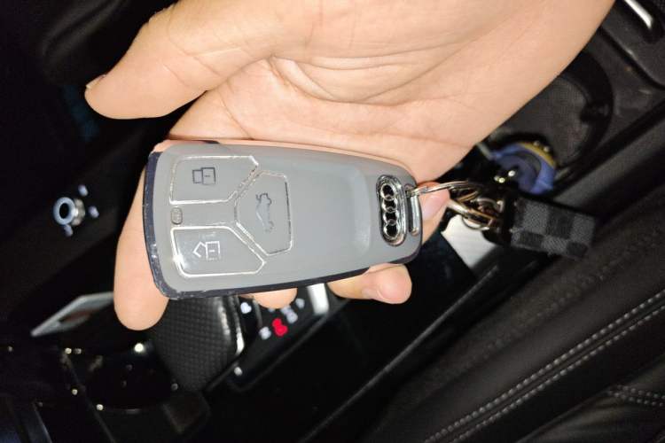Used Audi Q5L 2024 40 TFSI Luxury Dynamic Edition Vehicle Key