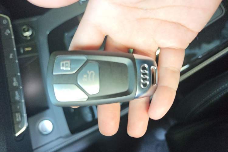 Used Audi Q5L 2024 40 TFSI Luxury Dynamic Edition Vehicle Key