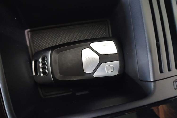 Used Audi Q5L 2024 45 TFSI Luxury Dynamic Model Vehicle Key