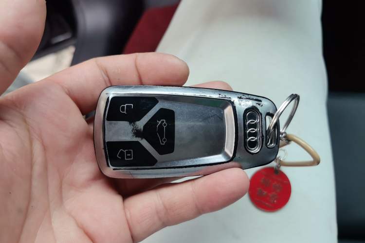 Used Audi Q5L 2024 40 TFSI Fashion Dynamic Model Vehicle Key