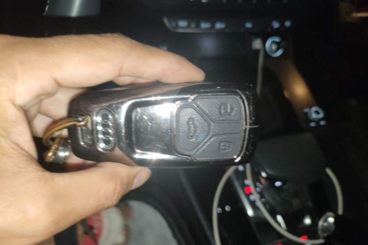 Used Audi Q5L 2024 40 TFSI Fashion Dynamic Model Vehicle Key