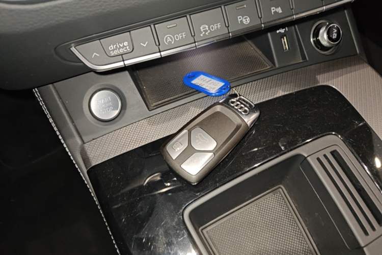 Used Audi Q5L 2024 45 TFSI Luxury Dynamic Model Vehicle Key