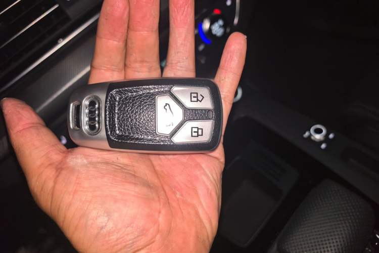 Used Audi Q5L 2024 45 TFSI Luxury Dynamic Model Vehicle Key