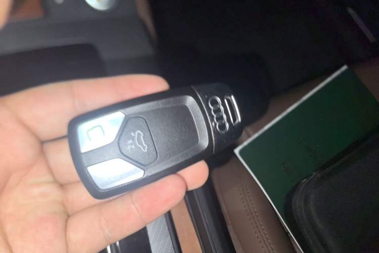 Used Audi Q5L 2024 40 TFSI Luxury Dynamic Edition Vehicle Key