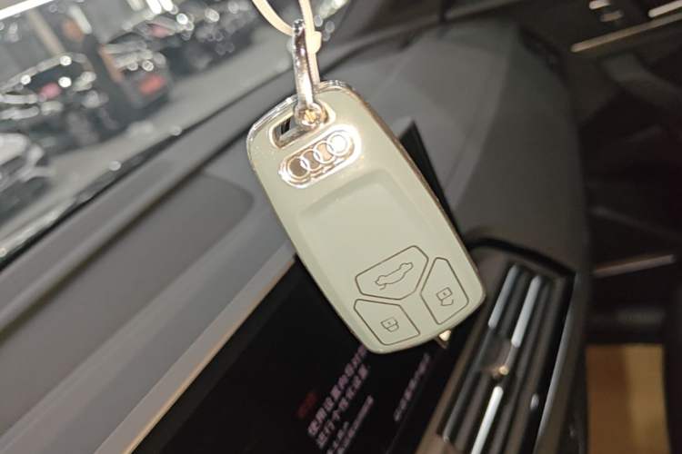Used Audi Q5L 2024 45 TFSI Luxury Dynamic Model Vehicle Key