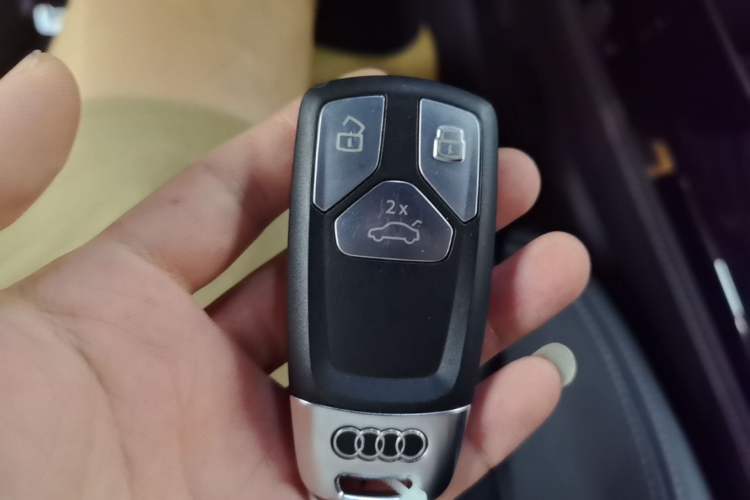 Used Audi Q5L 2024 45 TFSI Luxury Dynamic Model Vehicle Key