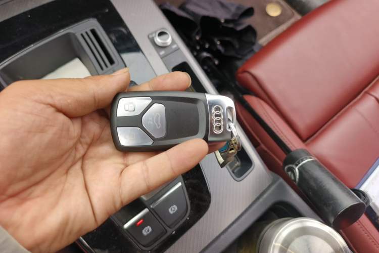 Used Audi Q5L 2024 40 TFSI Luxury Dynamic Edition Vehicle Key