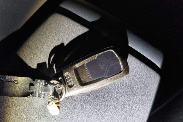 Used Audi Q5L 2024 45 TFSI Luxury Dynamic Model Vehicle Key