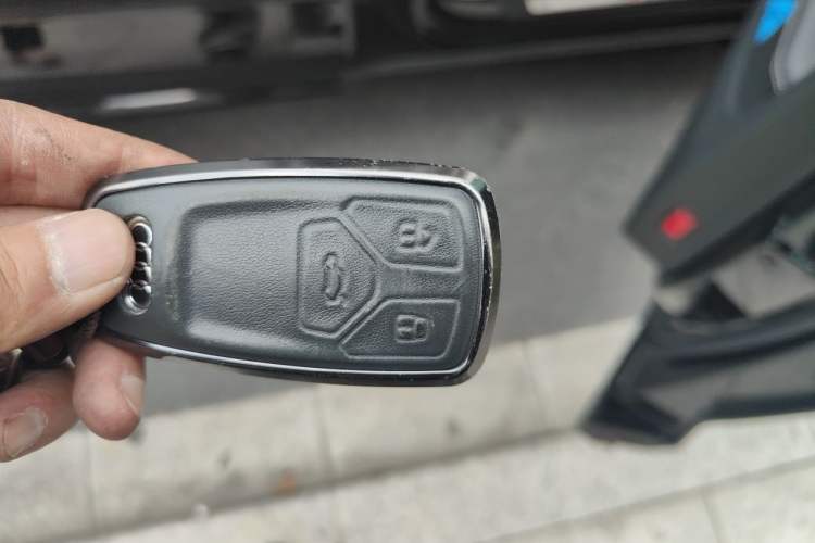 Used Audi Q5L 2024 40 TFSI Luxury Dynamic Edition Vehicle Key