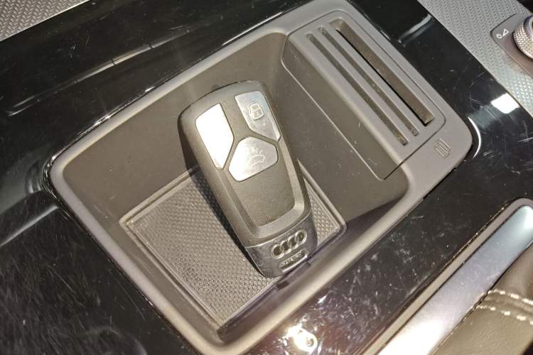 Used Audi Q5L 2024 40 TFSI Luxury Dynamic Edition Vehicle Key
