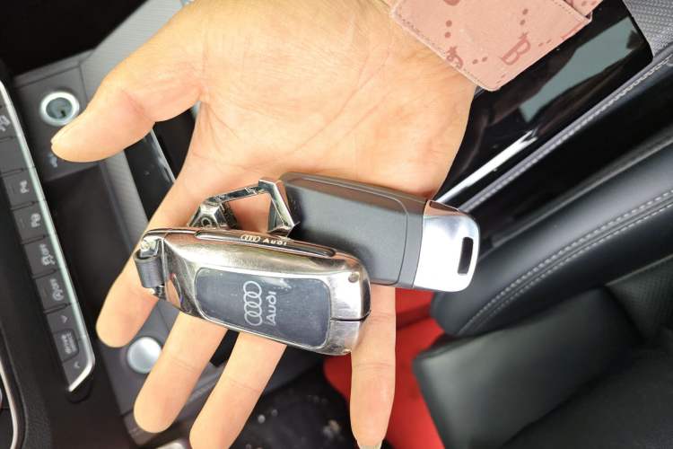 Used Audi Q5L 2024 45 TFSI Luxury Dynamic Model Vehicle Key