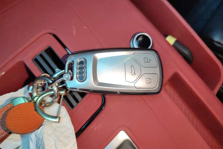 Used Audi Q5L 2024 45 TFSI Luxury Dynamic Model Vehicle Key