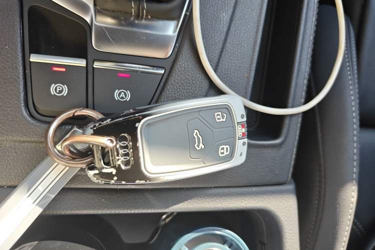 Used Audi Q5L 2024 40 TFSI Luxury Dynamic Edition Vehicle Key