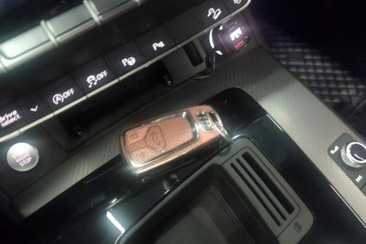 Used Audi Q5L 2024 45 TFSI Luxury Dynamic Model Vehicle Key
