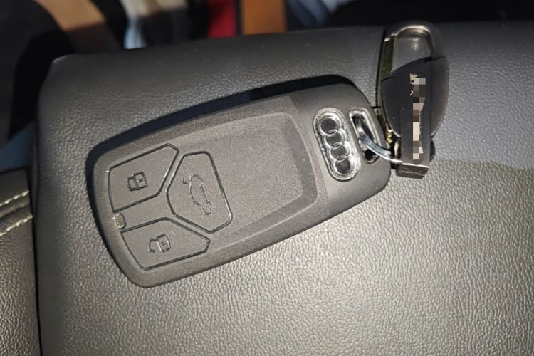 Used Audi Q5L 2024 40 TFSI Luxury Dynamic Edition Vehicle Key