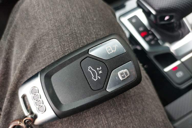 Used Audi Q5L 2024 45 TFSI Luxury Dynamic Model Vehicle Key