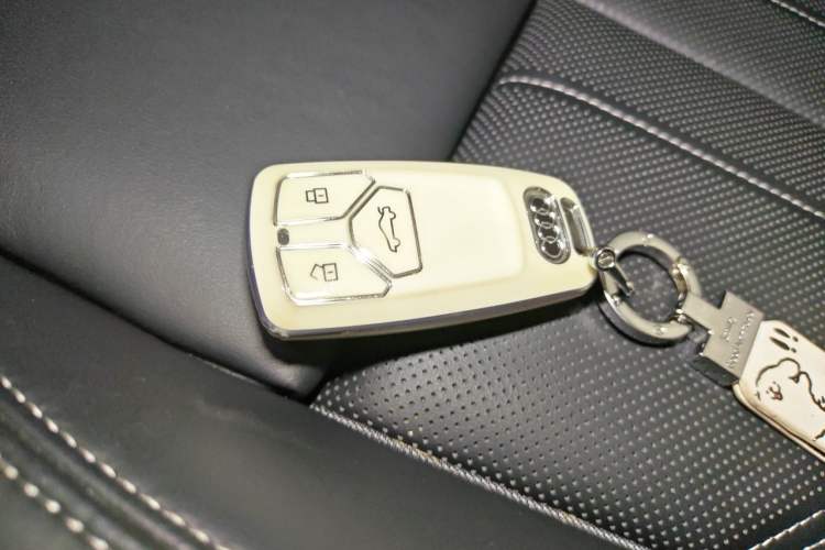 Used Audi Q5L 2024 40 TFSI Luxury Dynamic Edition Vehicle Key